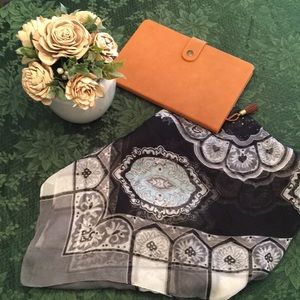 🖤🧣Black/grey/ soft blue paisley print scarf🧣🖤